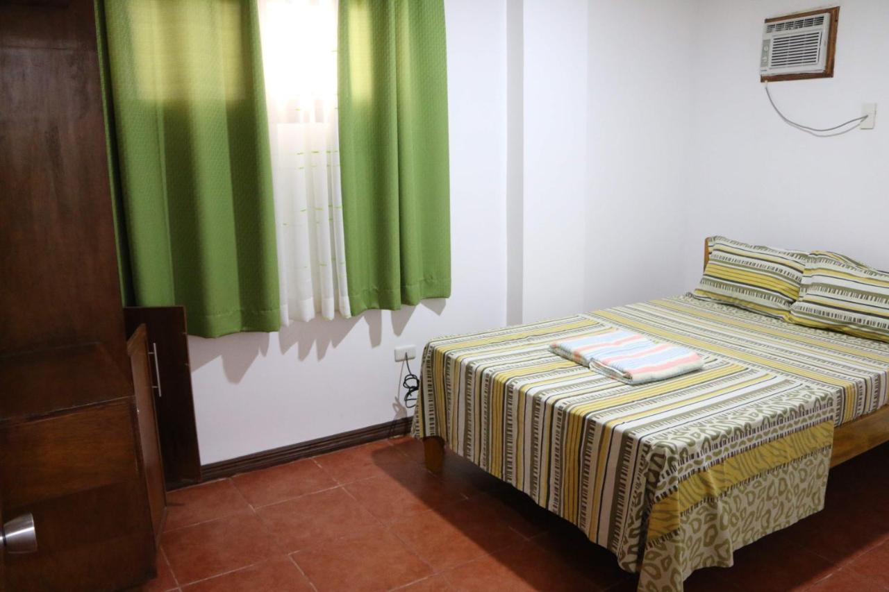 Badladz Staycation Condos Puerto Galera Buitenkant foto
