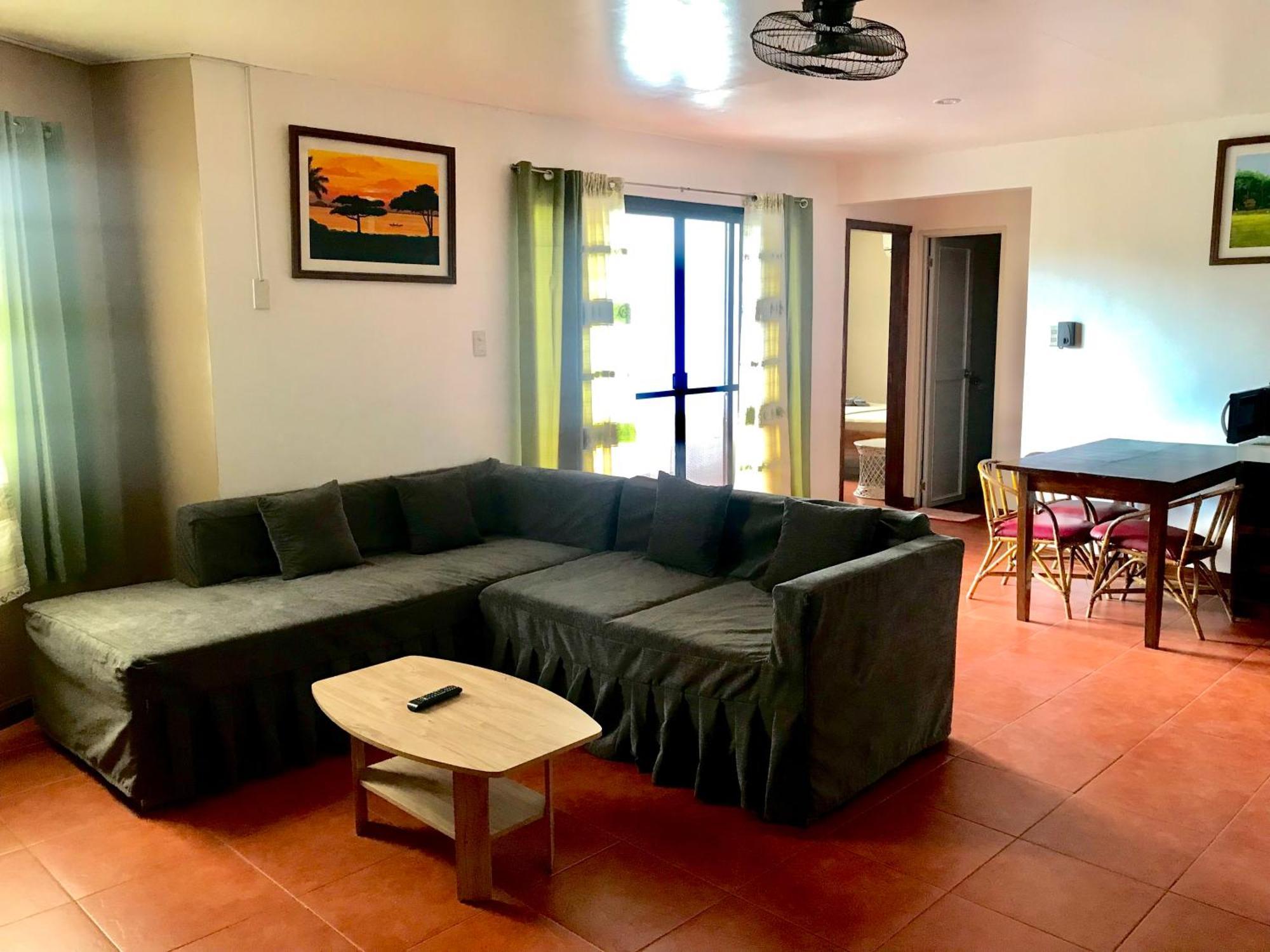 Badladz Staycation Condos Puerto Galera Buitenkant foto
