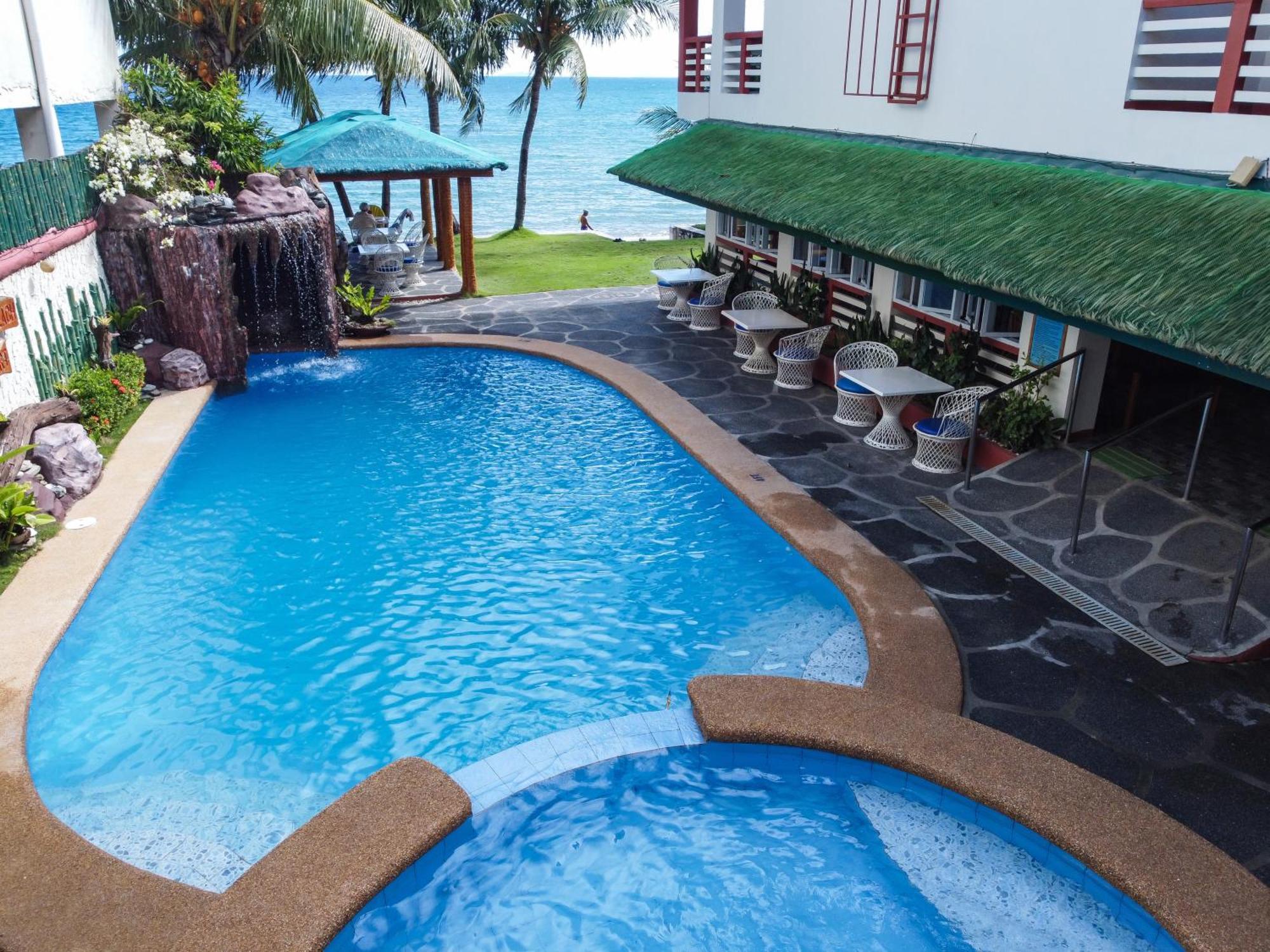 Badladz Staycation Condos Puerto Galera Buitenkant foto